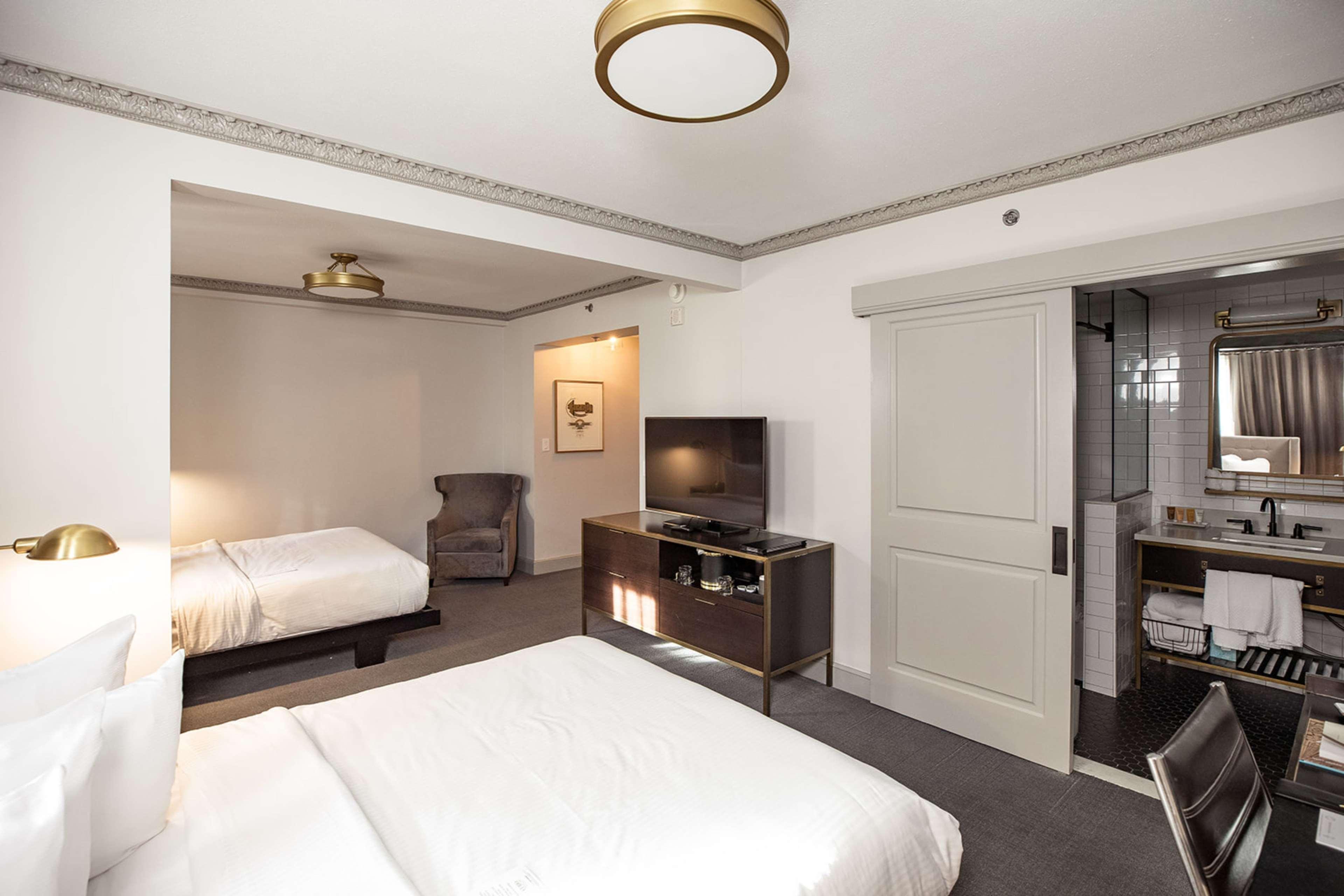 Hotel Phillips Kansas City, Curio Collection By Hilton Esterno foto