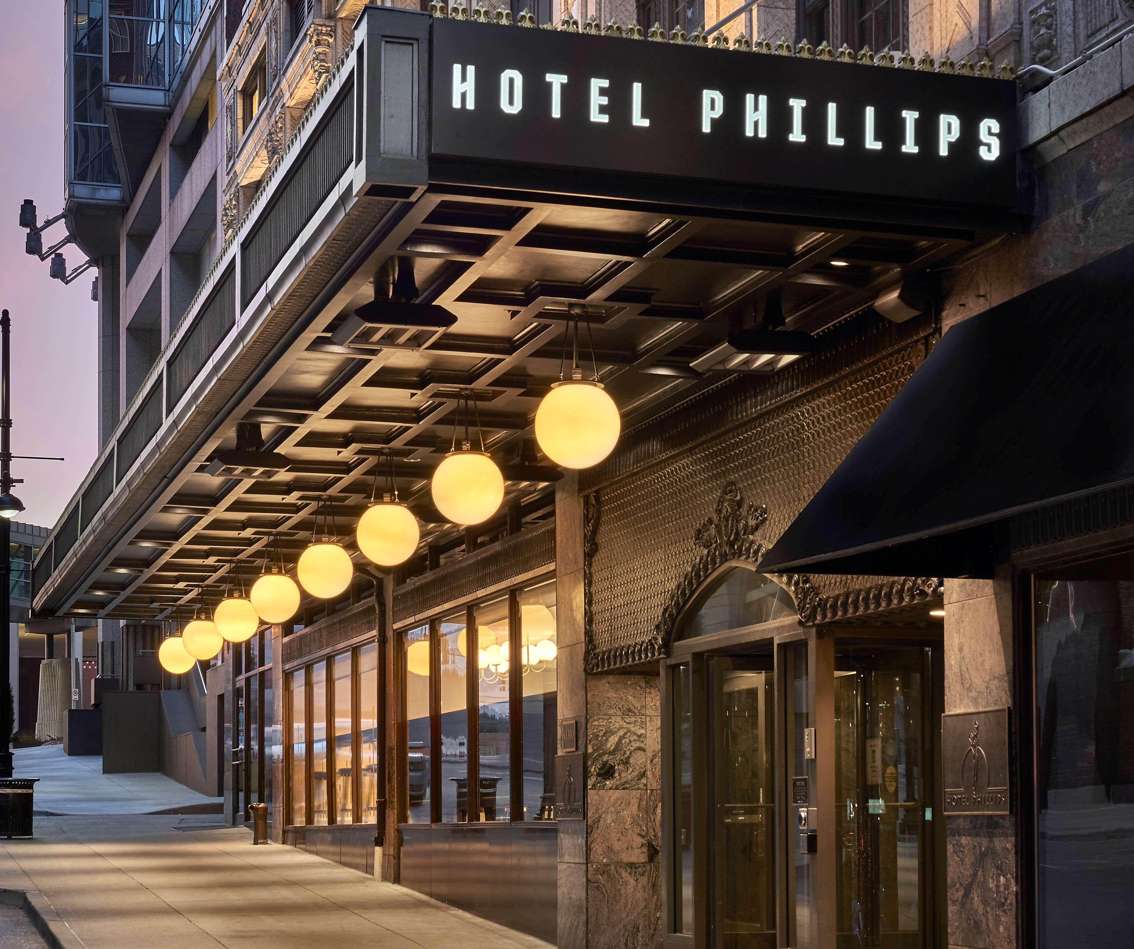 Hotel Phillips Kansas City, Curio Collection By Hilton Esterno foto