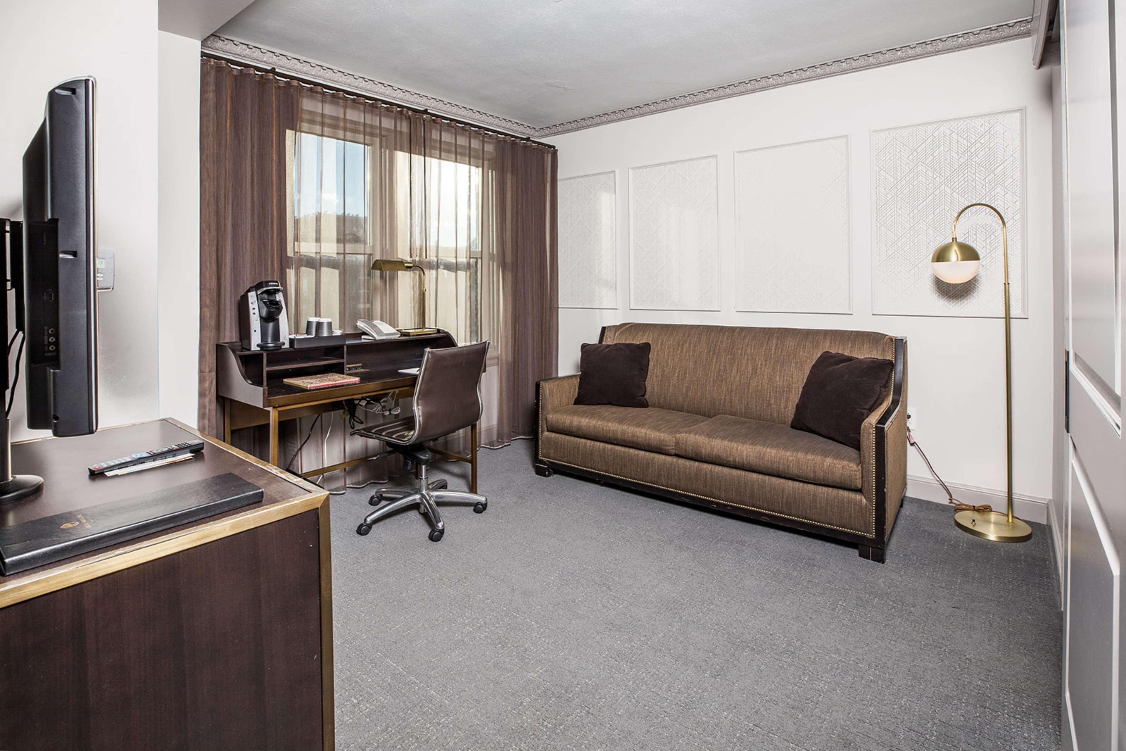 Hotel Phillips Kansas City, Curio Collection By Hilton Esterno foto
