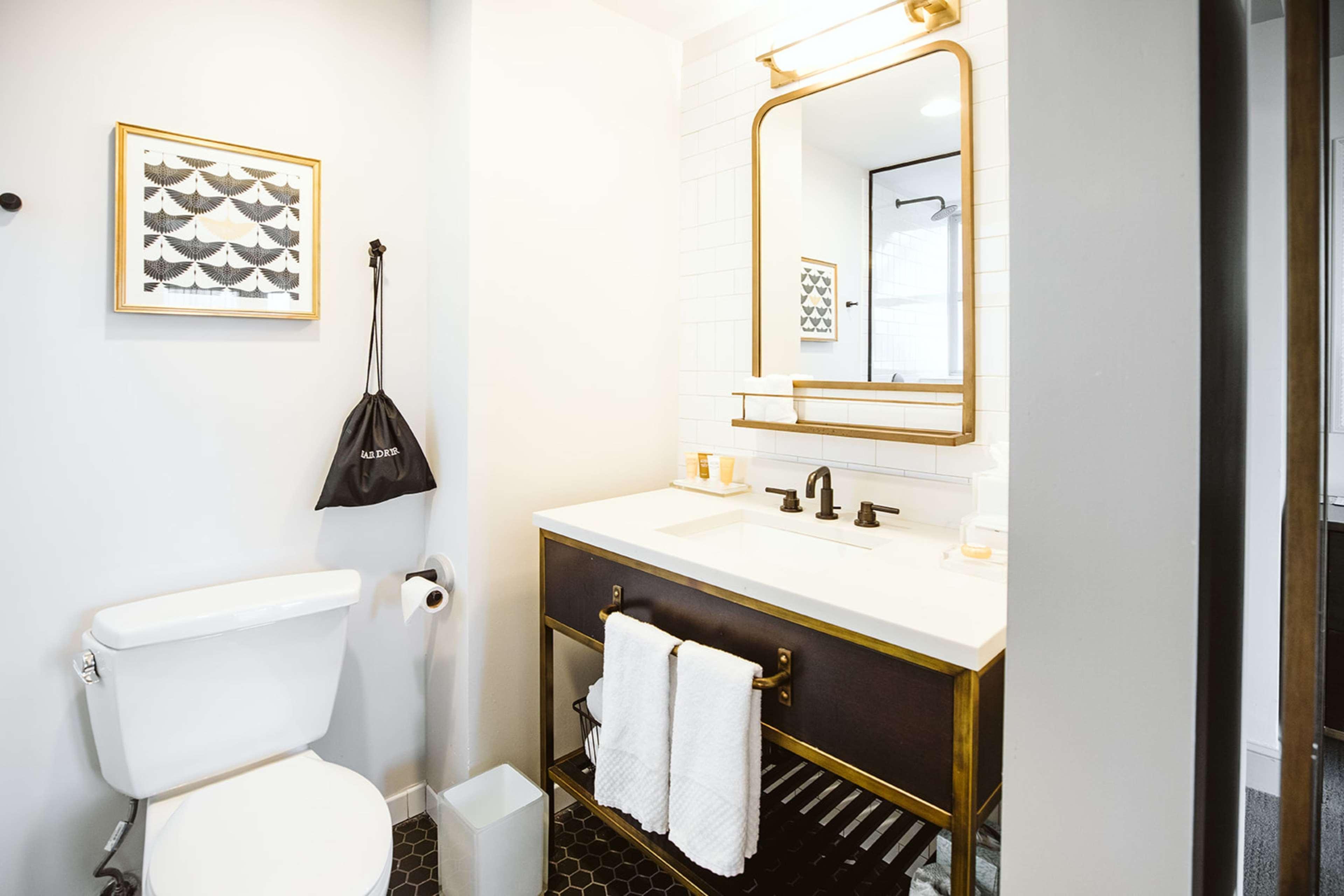 Hotel Phillips Kansas City, Curio Collection By Hilton Esterno foto