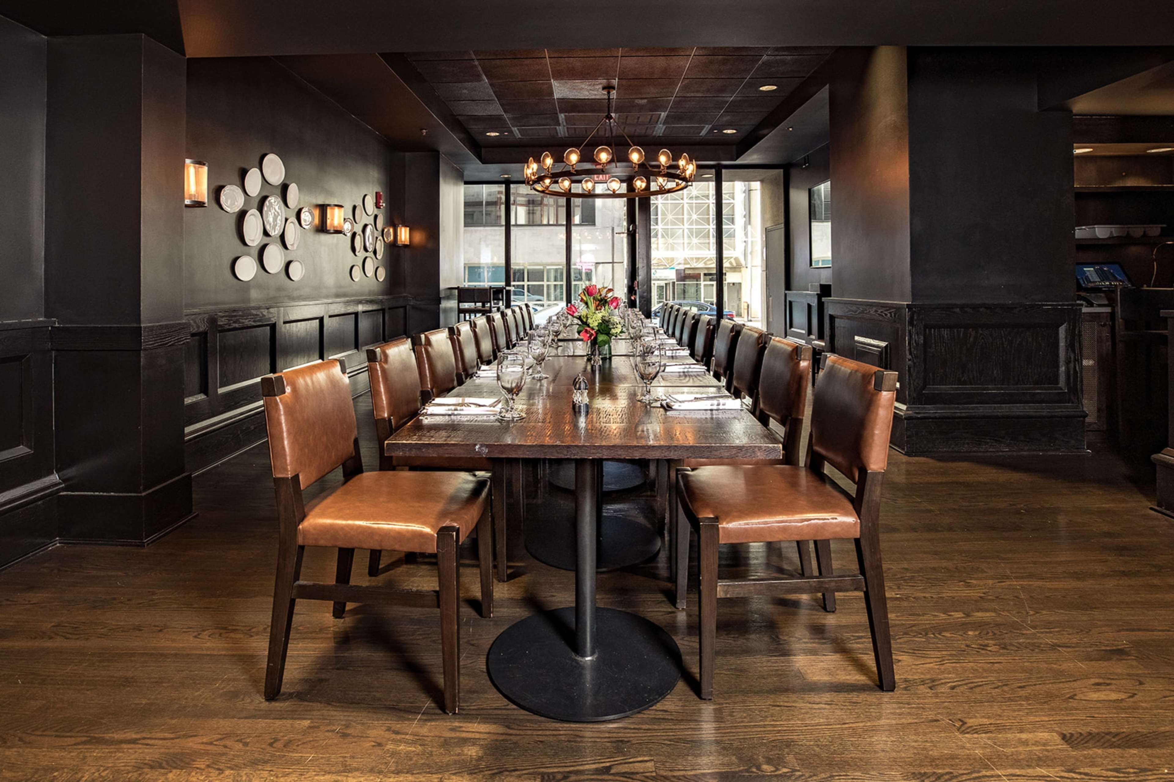 Hotel Phillips Kansas City, Curio Collection By Hilton Esterno foto