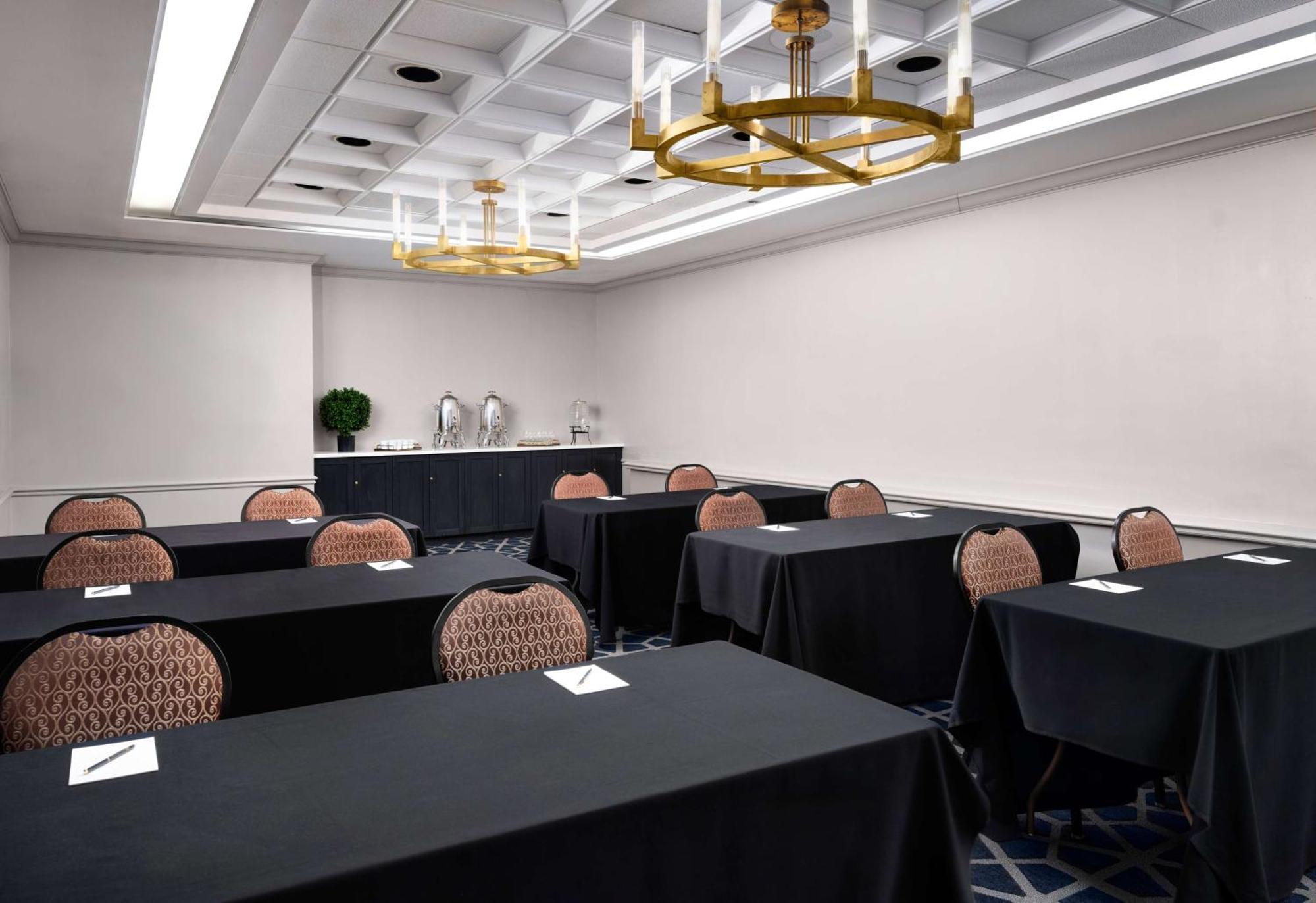 Hotel Phillips Kansas City, Curio Collection By Hilton Esterno foto