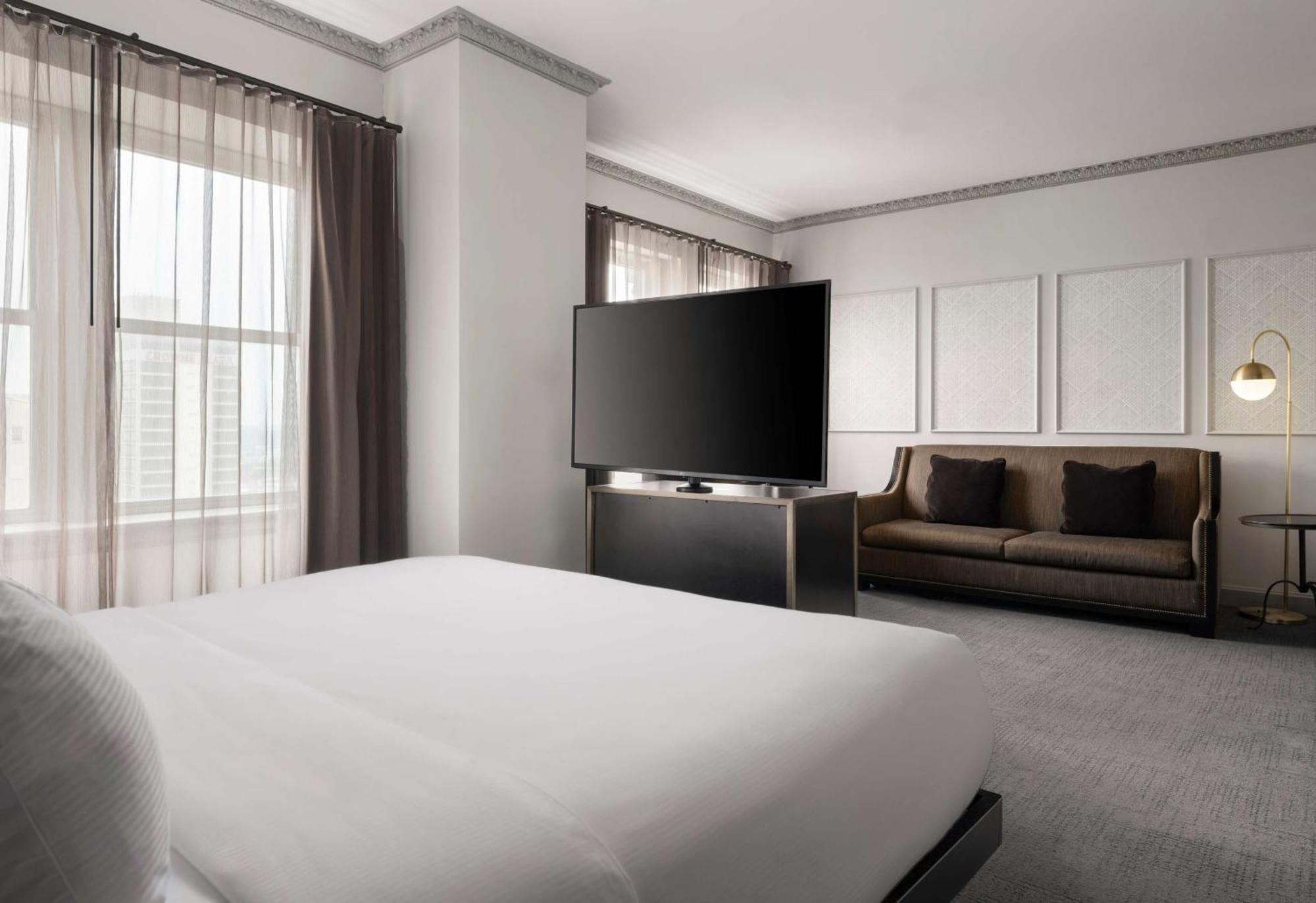 Hotel Phillips Kansas City, Curio Collection By Hilton Esterno foto