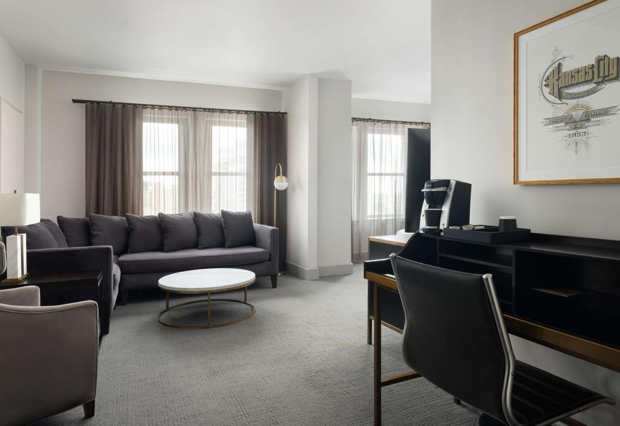 Hotel Phillips Kansas City, Curio Collection By Hilton Esterno foto
