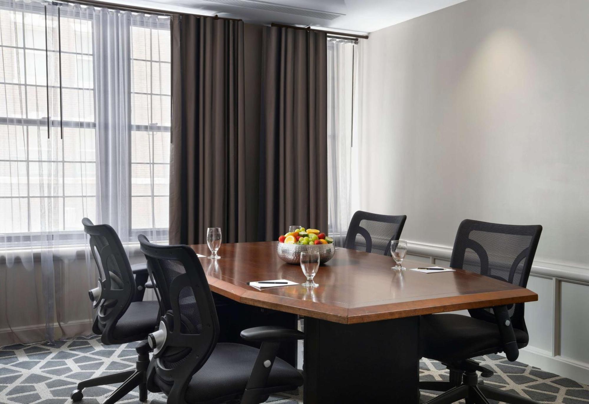 Hotel Phillips Kansas City, Curio Collection By Hilton Esterno foto
